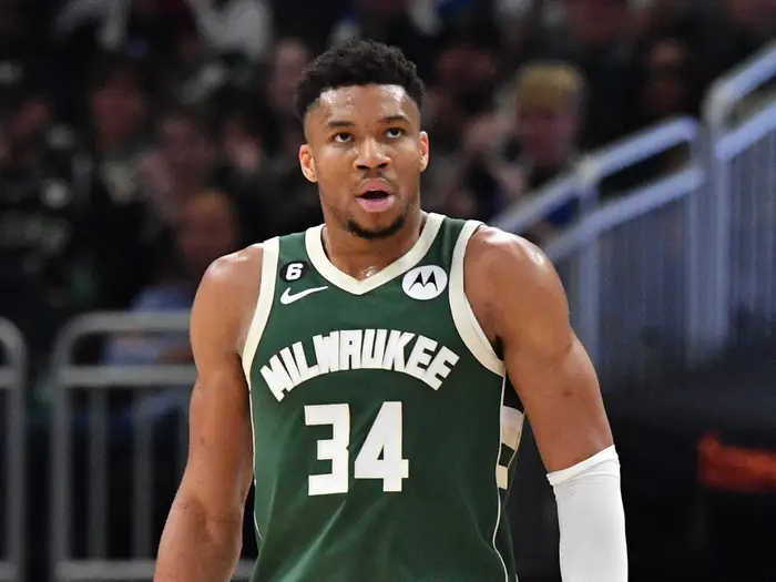 Giannis Sina Ugo Antetokounmpo (NBA) Bio, Age, Height, Fiancée, Children, Career, Honors, Records, Style of play, Net-worth, Social Media Links Giannis Antetokounmpo